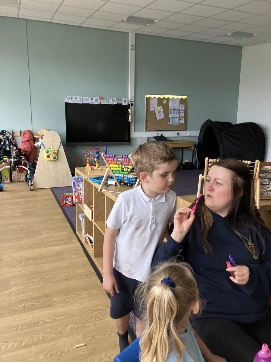 pinesredgate's tweet photo. We love bubbles in Natterjacks so todays Science experiment was right up our street! βοΈ #RCPScience #usingoursenses
Miss K https://t.co/zgig6JqqJC