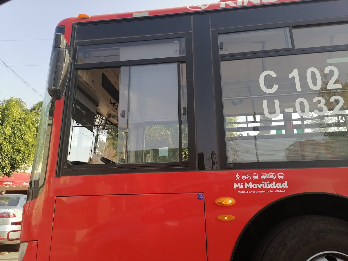 tonaladehoy's tweet photo. ¿Qué tenemos que hacer para que la ruta C102 que hace base sobre el carril izquierdo de Av Tonalá y Santos Degollado deje de hacerlo? Genera retrasos y molestias viales. @JaliscoVial @MonrazDiego @GobiernoJalisco @AmgNoticias @Trafico_ZMG @dk1250 @Notisistema @zona3noticias https://t.co/yjXHfCVhpY