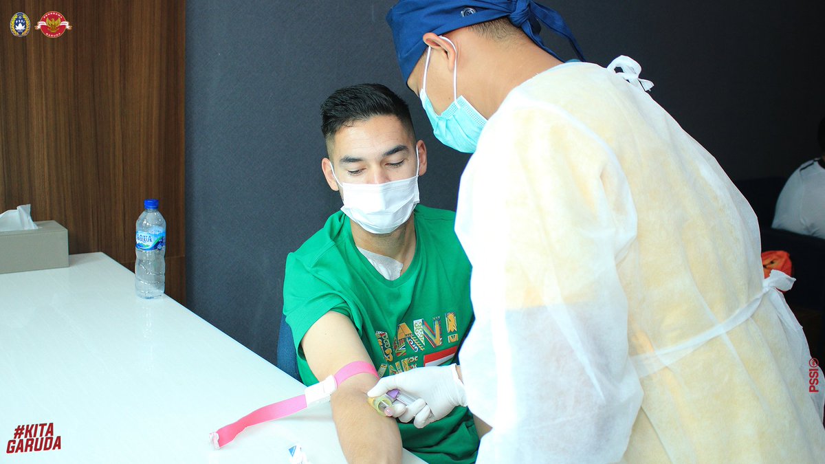 Jordi Amat dan Sandy Walsh menjalani sesi medical check up di salah satu rumah sakit di Jakarta pada Kamis (17/5) siang. Dalam sesi medical check up itu, ikut mendampingi perwakilan PSSI, yakni Head of Medical, dokter Syarif Alwi.

#KitaGaruda #MeraihImpian