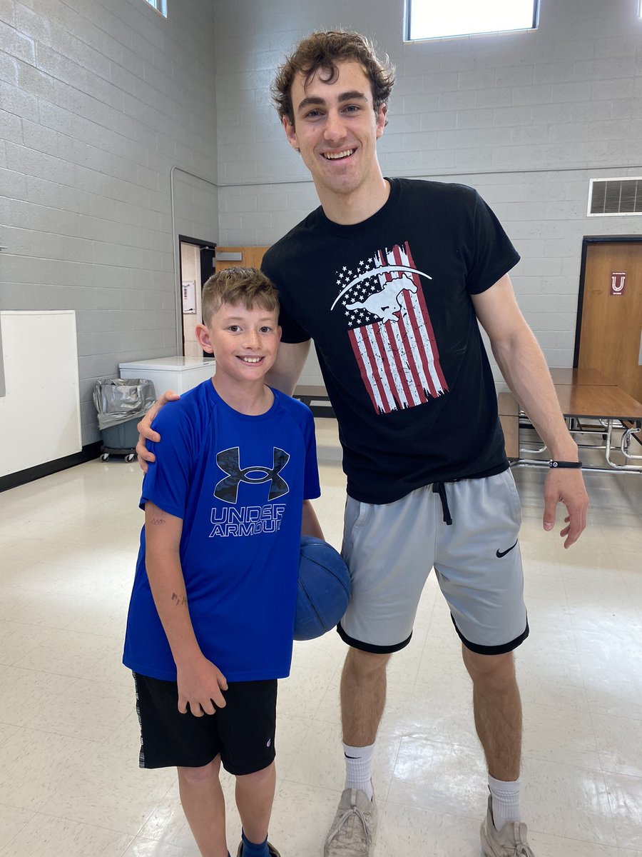 4TatWE's tweet photo. Thanks for your time in encouraging, helping, and mentoring at W.E. Owen! #ServiceAboveSelf #ChampionsInLife https://t.co/3fbcsgRwev