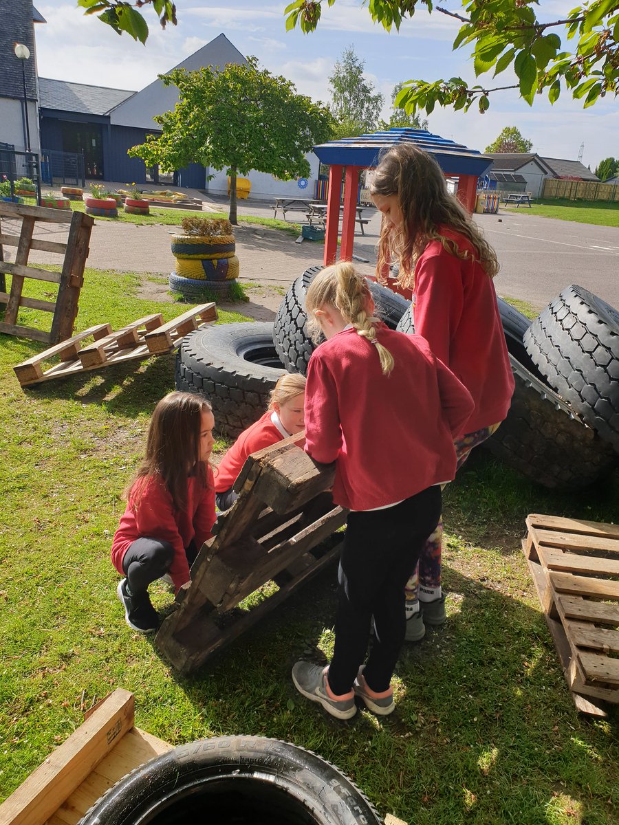 KirkhillKps's tweet photo. Well done to our amazing Eco Committee for developing our Quiet Area. Here they are creating some seating, and enjoying the area in the sun 🌞 We still have some pieces to add, number one on our list is a hammock! @EcoSchoolsScot #ecoschoolsscotland #playgrounddevelopment https://t.co/W48JYmMj8F