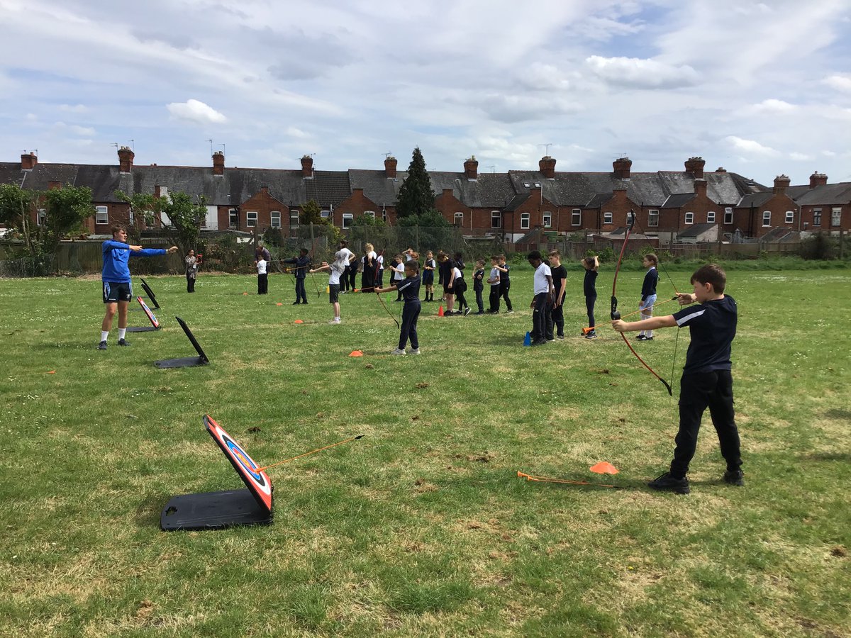 InglehurstJun's tweet photo. Y4 loved Archery this afternoon! We definitely have some sharp shooters amongst this year group! #IJSYear4 https://t.co/PgcJNMmhgQ