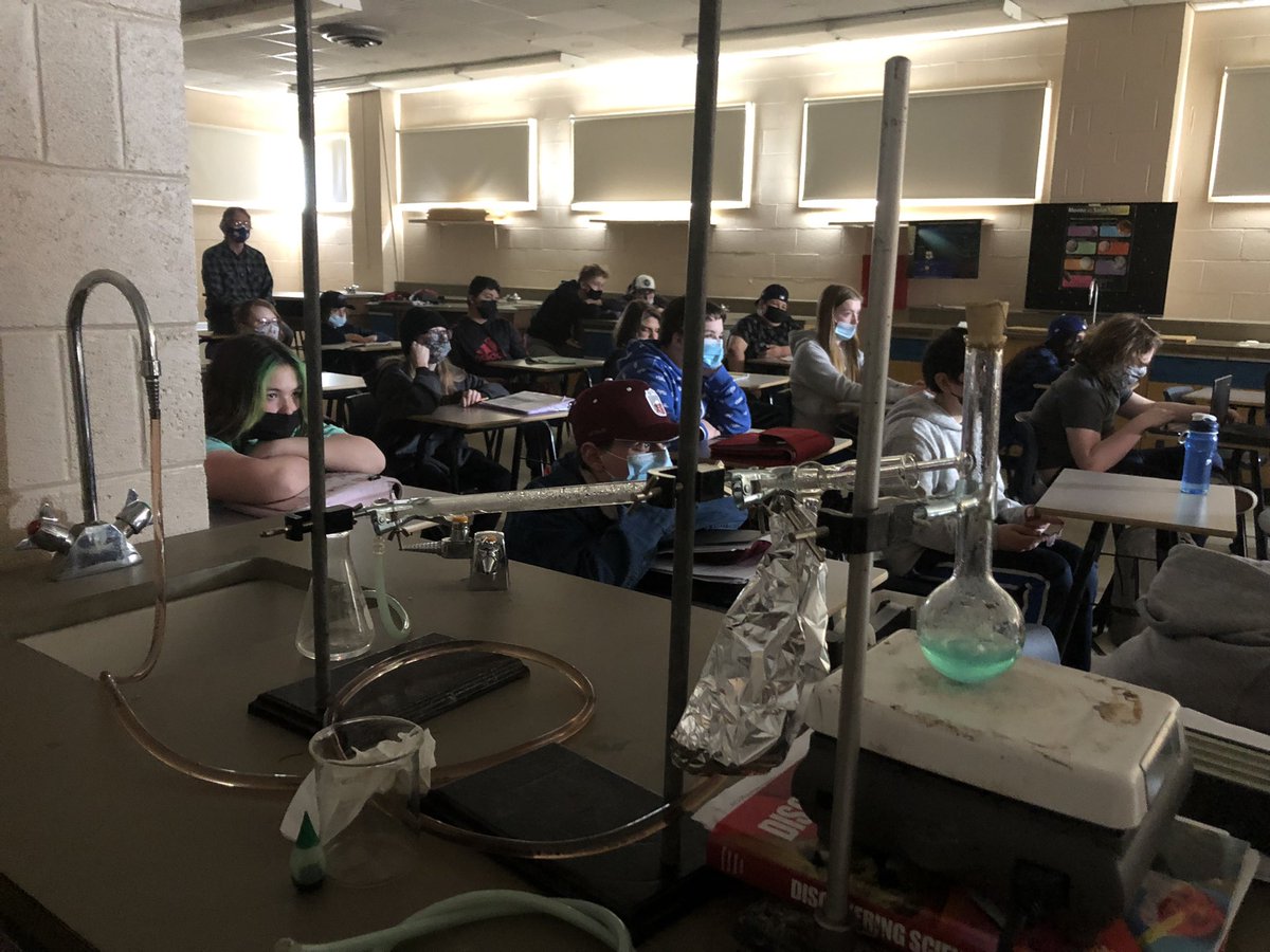 prsmith3x0's tweet photo. Distillation - grade 8 science @mdjh https://t.co/4xnBFXfh8i