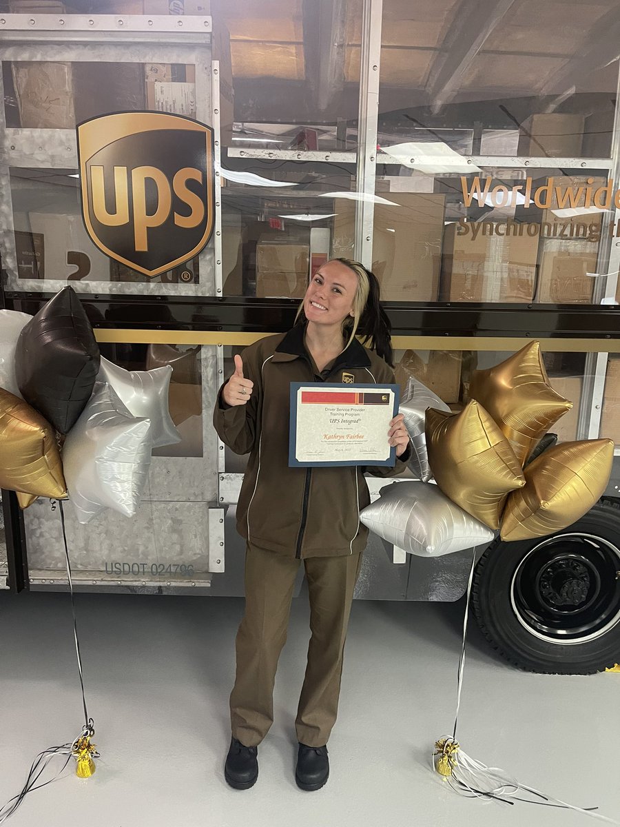 kkathryn21's tweet photo. I still can’t believe I climbed up the ladder to becoming a driver in less than a year! 6 figure salary, here I come 🤪 https://t.co/2yRKeiHnrF