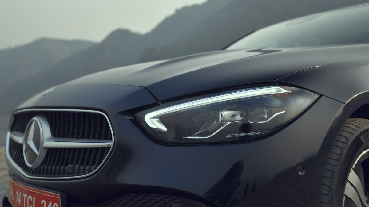 MercedesBenzInd's tweet photo. Feel the comfort of the new C-Class in the serenity of the mountains.

#NewCClass #NewComfortZone #NextGenTech #MercedesBenzIndia https://t.co/H36CCyaKsY