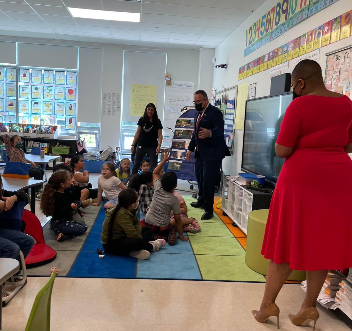 JeffersonES_CT's tweet photo. Superintendent Dr. Estrella and NPS hosted a very special guest today, US Secretary of Education Dr. Miguel Cardona! Secretary Cardona sat down at Ponus Ridge STEAM Academy and Jefferson Marine ES for an interview with MSNBC’s Symone Sanders, which will air in full this weekend. https://t.co/VNTa5qQ6sH