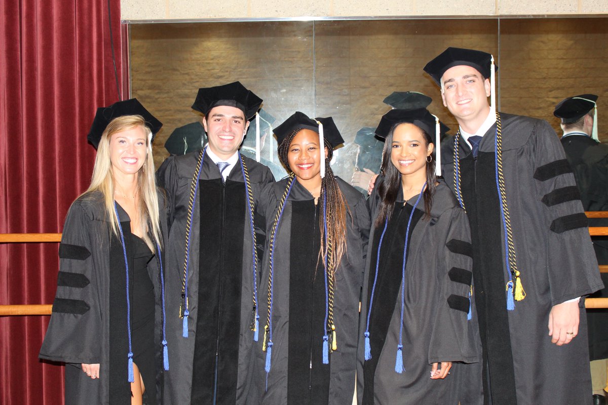 UMSLOptometry's tweet image. We are so proud of the Class of 2022! Congratulations to all of you from your UMSL College of Optometry!