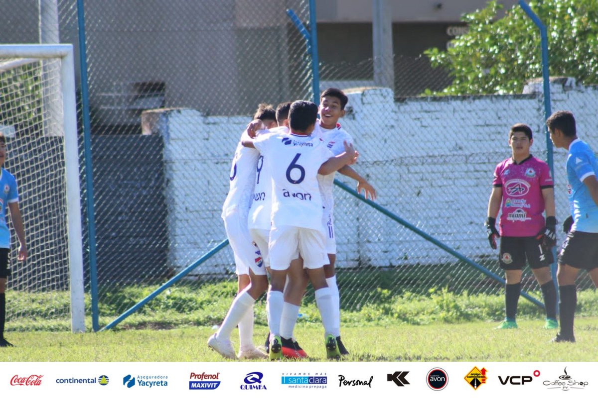 CanteradelTrico's tweet photo. #CanteraTricolor 🔴⚪🔵
#catSub15 ⚽️🙋🏻♂️
🏆 Torneo #Apertura2022
🗓Regularización fecha 14
¡Final del partido!
#NACIONAL 1 🆚️ 0 Resistencia
📌Gol: 7' PT Hugo García
#VamosLaAcademia https://t.co/mMXW2ug0Qp