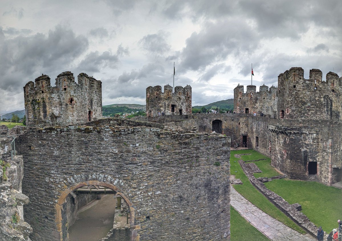 Andicastle1982's tweet photo. I got to wander round a castle today https://t.co/FZeEZwWk8U