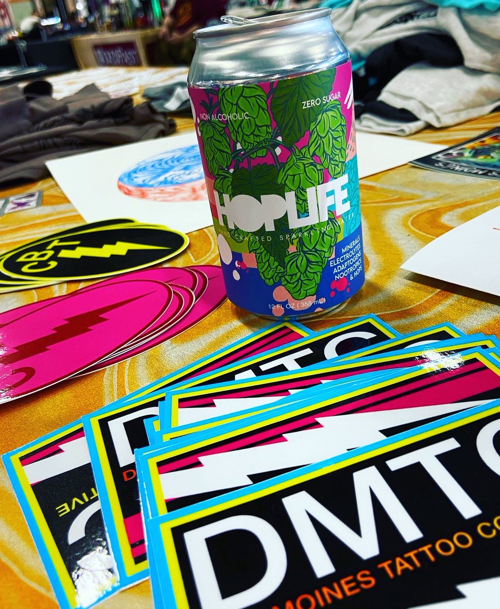 nomadicbeverage's tweet photo. Thanks for taking us to the coolest places! Last weekend at @middleofthemaptattoo with the amazingly talented @carrieblacktattoo #tattooedhappyandhydrated #weappreciateyou #hoplife #nomadicbeverage https://t.co/t2OriS2o3S