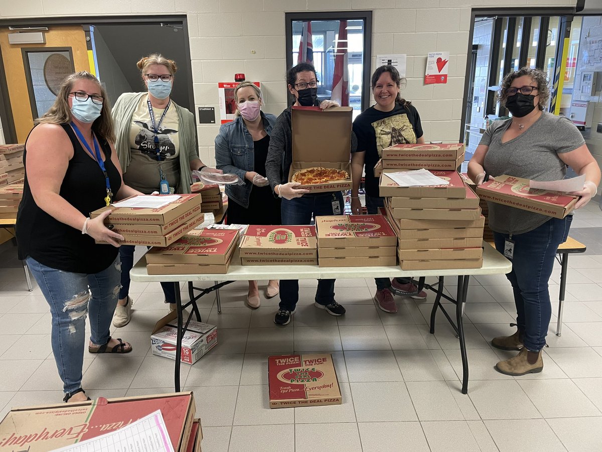 Pizza on May the 4th was such a highlight for our students, that we are doing it again on June 7th! Please note that orders are due May 30. See Products on School Day. Weekly pizza resumes in September. Please retweet. 🍕 🍕 🍕
