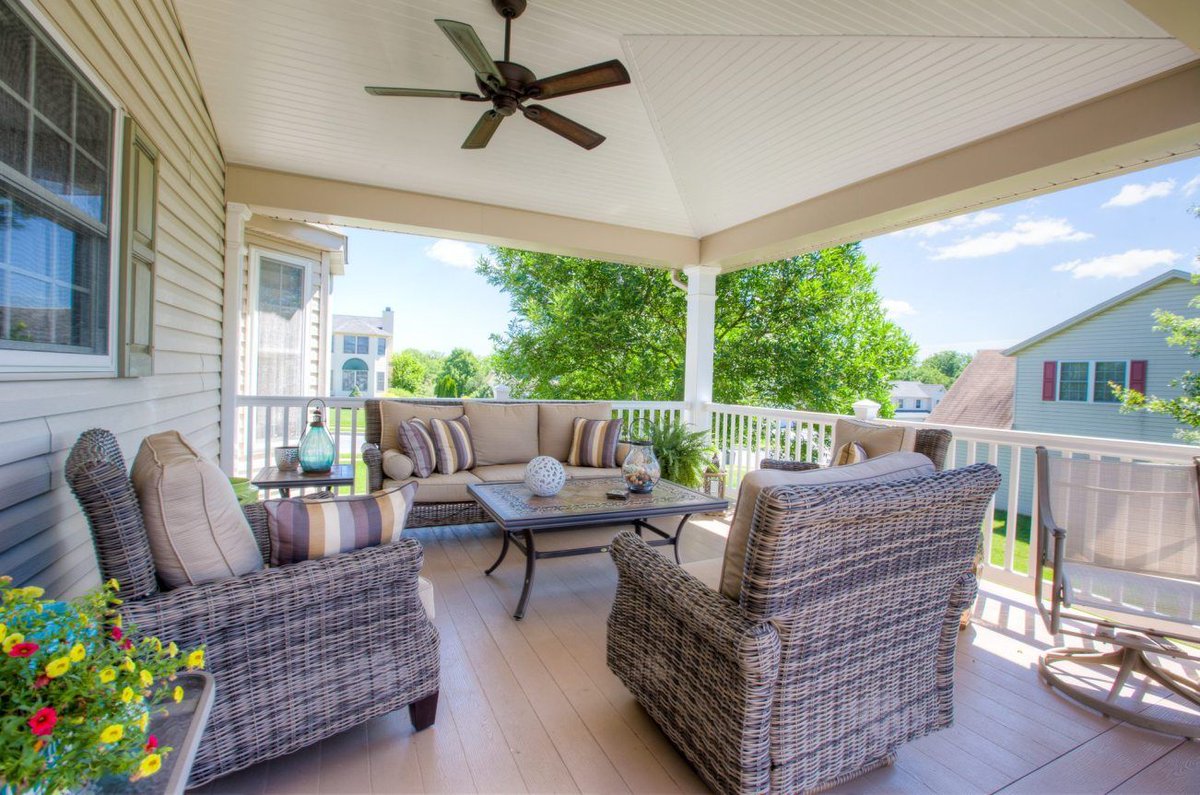 RobinsonConstr's tweet image. Hot days are coming, hot during the day but cool in the evenings. Imagen having a place to under hot sunny day reading talking with family enjoying with some iced cold tea cool breeze or fan on. Want to update your deck or convert porch to screen in porch? Call now  336.888.7663