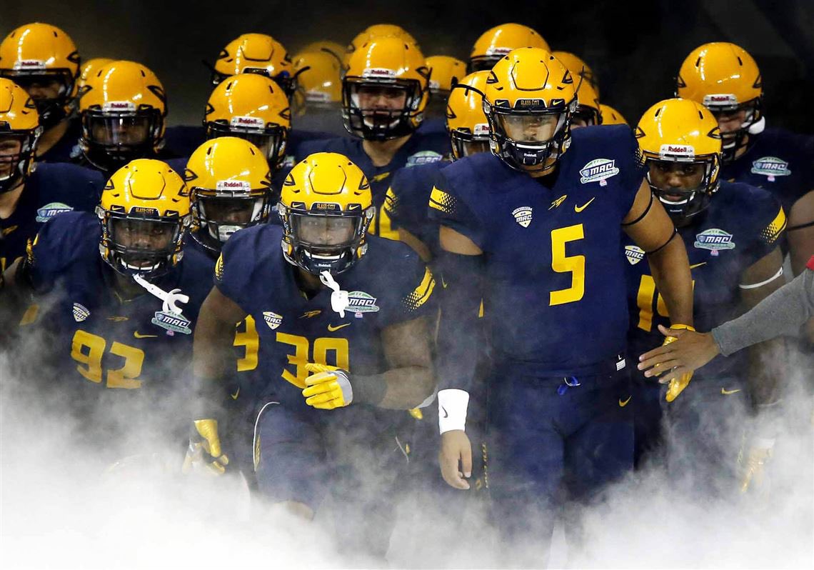 leo_colombi24's tweet photo. After a great talk with @CoachRossWatson I am extremely honored to have received my 1st D1 offer from the University of Toledo! @Rivals_Clint @topperfb @AllenTrieu https://t.co/ZrbVVbaPG5