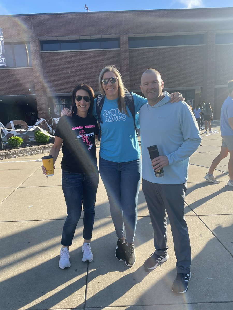 Amanda Kemezys tweet media