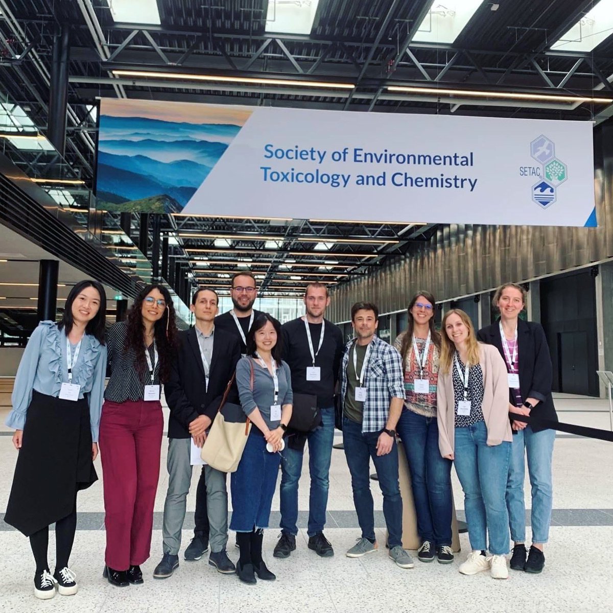 Fan_Liu_'s tweet photo. @BUILDaau @AAU #microplastic group is at #SETACCopenhagen. @NannaKlememmsen poster on the “Validation of microplastic accumulation in agricultural fields receiving wastewater sludge” gets popular 😎 https://t.co/rWlIAMeLyi