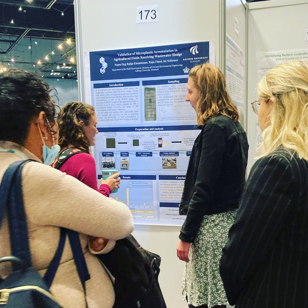 Fan_Liu_'s tweet photo. @BUILDaau @AAU #microplastic group is at #SETACCopenhagen. @NannaKlememmsen poster on the “Validation of microplastic accumulation in agricultural fields receiving wastewater sludge” gets popular 😎 https://t.co/rWlIAMeLyi