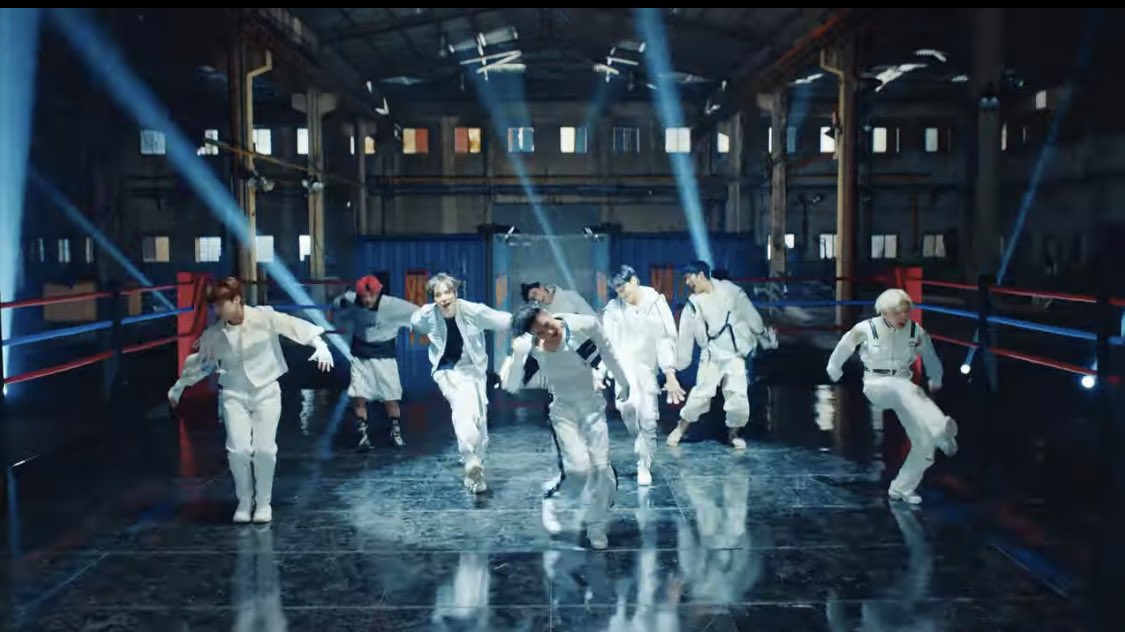 9jo_phi's tweet photo. ホンキャプテンの携わったROCKYが日本カムバのタイトル曲になってるだけで嬉しいし、ATEEZのパワフルなパフォーマンスを感じられて本当にかっこいい…全世界の人見てくれ🥹

#StartTheSecondRound
@ATEEZofficial #ATEEZ #에이티즈 #エイティーズ #BEYOND_ZERO #ROCKY https://t.co/uCCfxlY1gU