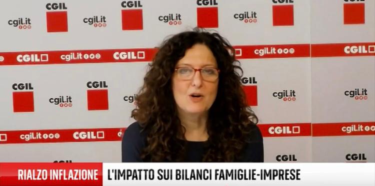 cgilnazionale's tweet photo. "L’aumento inflattivo e le relative misure da mettere in campo per contenere l’impoverimento di lavoratori e pensionati è un tema per noi emergenziale. Altra questione che non possiamo dimenticare è il contrasto alla precarietà" @giannafracassi #Cgil a @SkyTG24 https://t.co/LTroyqZ61m