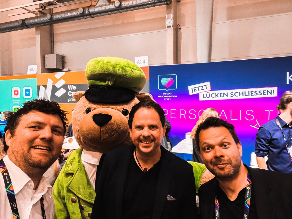 JMarWilhelm's tweet photo. What a great first day at the OMR. Lots of new interesting topics and a perfect #masterclass with Philipp Krueger and Nathaniel Lloyd and Julian Drees #omr22 #cx #ecommerce #platformize #DigitalMarketing #cms #innovation #machalliance #hyperpersonalisation #marketplace #loyalty https://t.co/qNx8XqOFQG