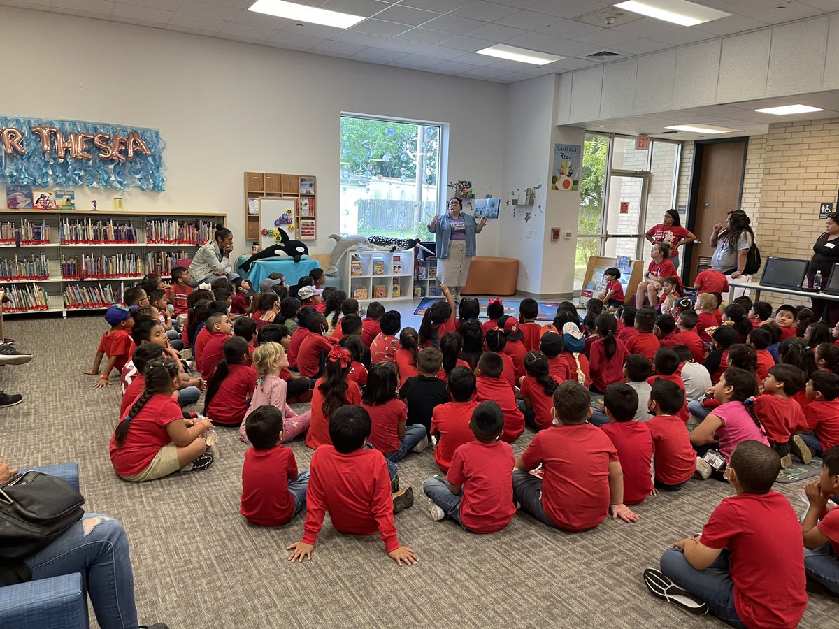 msimeldaandre's tweet photo. Kinder field trip to library! ❤️our CWE scholars.. parents signing up for library cards…  ❤️ @CottonwoodCISD @Maritza_Pruitt_ https://t.co/cZbaZCZy1b