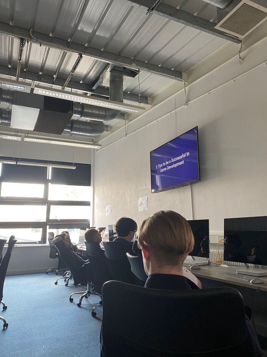 Earlier today our Games students at #Lichfield had the privilege of hearing from Jake O’Connor from <a href="/GamesIntUK/">Games Interactive</a> who came spoke to learners about how he made it big in his successful career whilst still in his 20’s &amp; shared his 5 top tips 👏🎮 courses ➡️ bit.ly/39qVtEb