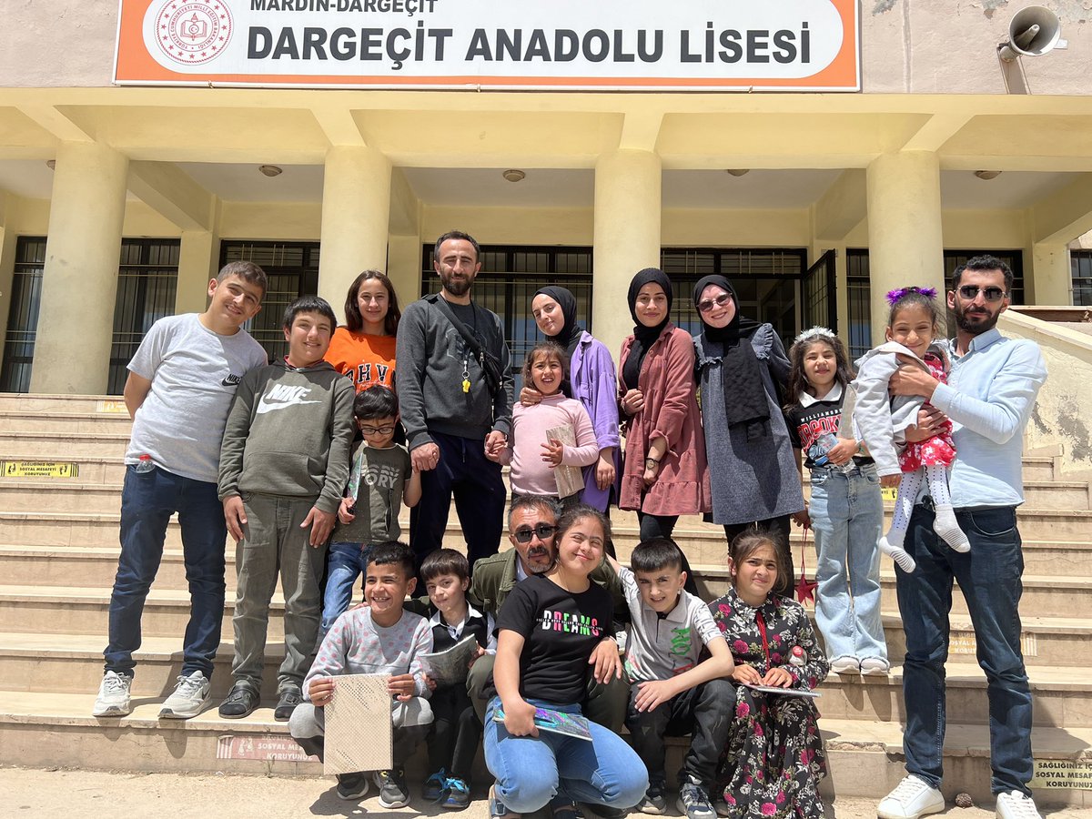 Bugüne kadar okulumuza gelmiş olan en üst makama sahip, en değerli, en ağır protokol ekibini ağırladık. isimlerini, gülüşlerini, sarılmalarını hiç unutmayacağım. #özelinsanlar