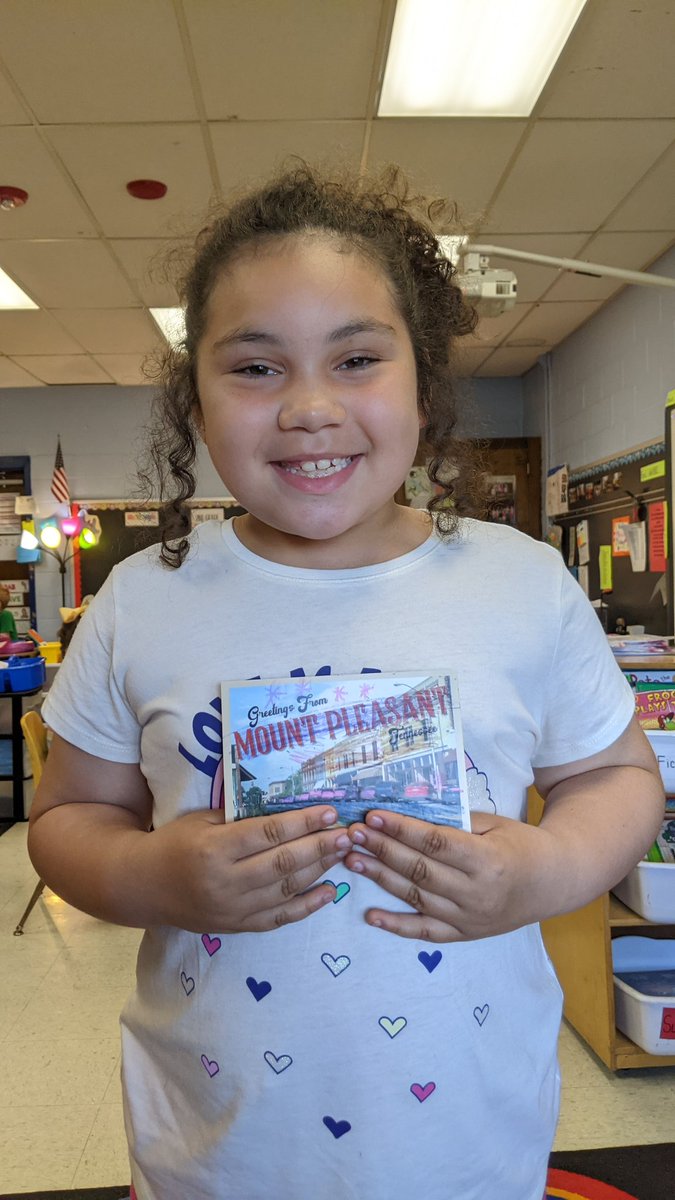 MikeMit42546882's tweet image. Our @MPEStigers 2nd graders are writing postcards to other second graders in Nashville today using @VisitTn postcards #writing #postcards #collaboration