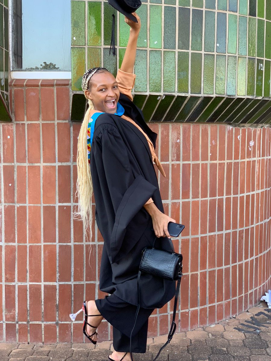 Nicky_Shobah's tweet photo. Degree bagged👏💃❤
#UKZNGrad2022 ❤👏 https://t.co/Mz8dZyLPef