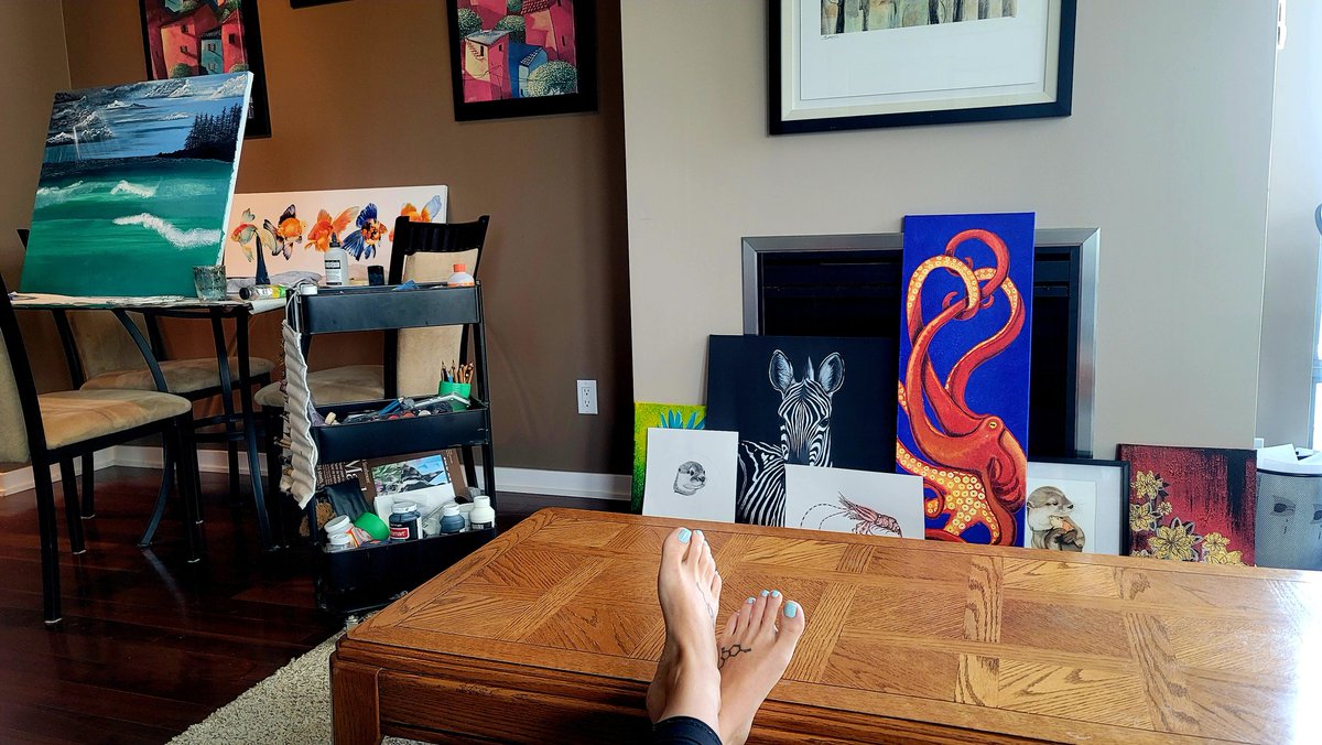 c_egri's tweet photo. My "studio" apartment 😋 https://t.co/bsZkoctqRN