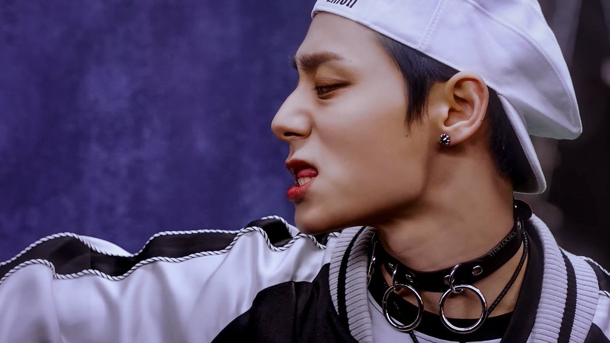 YHWLOOKS's tweet photo. HIM.

#원어스 #환웅 #HWANWOONG https://t.co/hp6sJBexWA