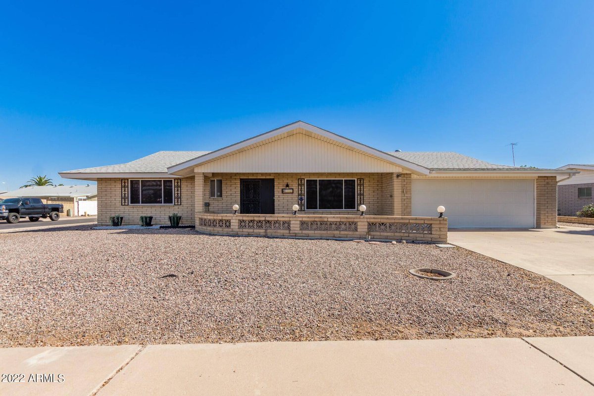 KrysTheRealtor's tweet photo. Hot property in Mesa up for sale. Reach out to book a private tour.

6249 E UNIVERSITY DR, Mesa, AZ 85205 just hit the market!
Take a look at this awesome space: https://t.co/lZk4gxAvH9 https://t.co/9HqTG1cGhr