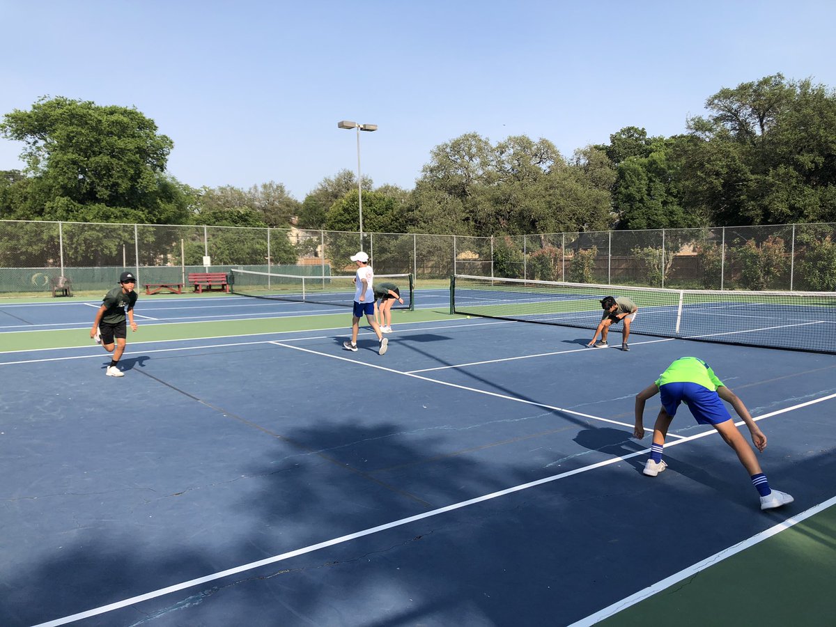 OMStingrays's tweet photo. The OM 14’s headed to sectionals are putting in the grind!! @USTATexas https://t.co/ufN0I5ie2t