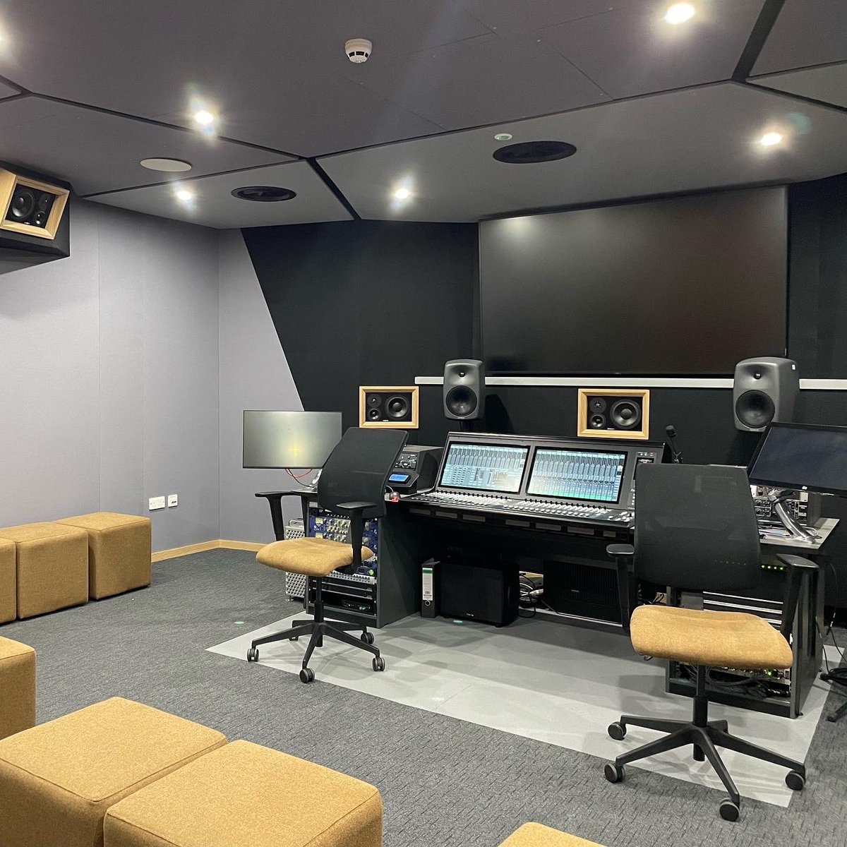 jonwhiteley84's tweet photo. Fantastic to get back in to the School of Digital Arts (SODA) at Manchester Metropolitan University last week. A true world class teaching facility and a great addition to Manchester

 #digital #architecture #engineering #education #highereducation #design #university #teaching https://t.co/JTv722oDQM