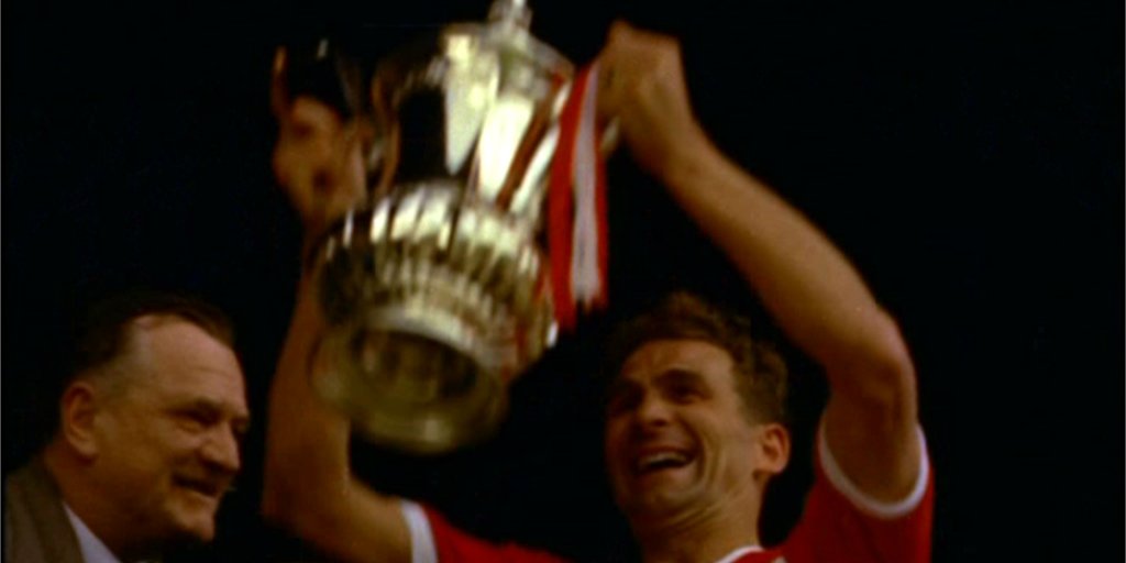 networktweets's tweet photo. It’s the final day of the Premier League football season!
Will Man City retain their crown, or will Liverpool win another trophy after winning the FA Cup?
#football #mancity #liverpool #lookatlife #tv https://t.co/Z6hwzA98K3