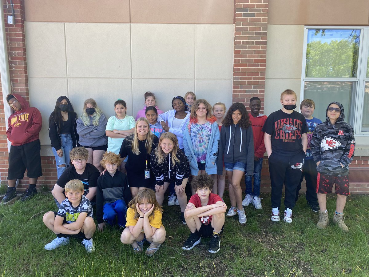 5thwithFergen's tweet photo. This group of humans have truly changed my life, I will be forever grateful for them. Only 8 more days left together, yes I’m crying!!!!! #isdpride #isdstrong #youOTTtobehere #educator https://t.co/xqMbg6hjV3