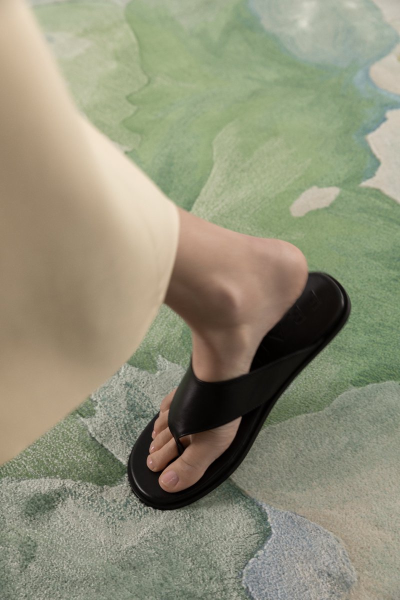 Discover the High Summer collection, online now: bit.ly/3lcCOhU

#DearFrances #HighSummer2022