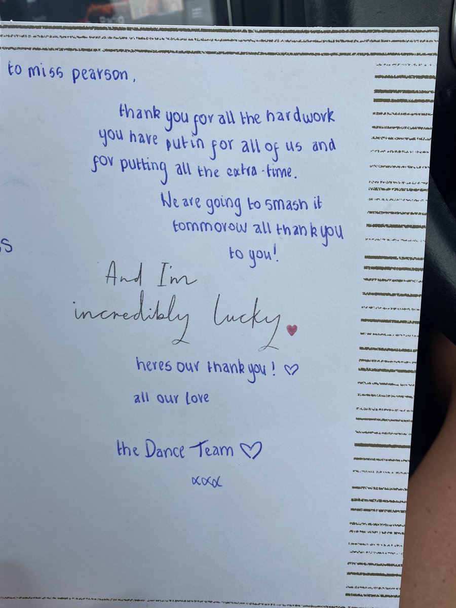 The cutest little surprise from the dance team tonight, feel so lucky to be able to teach students that share the same passion for dance😌💫