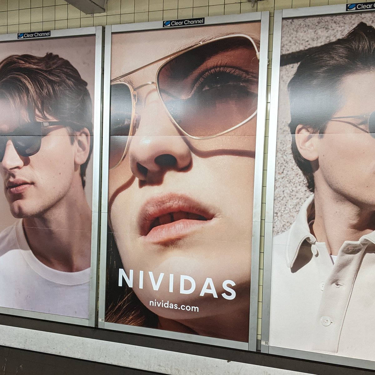 FreyaHolmer's tweet photo. my game dev brain literally can't read this ad https://t.co/qCBu5p76O9