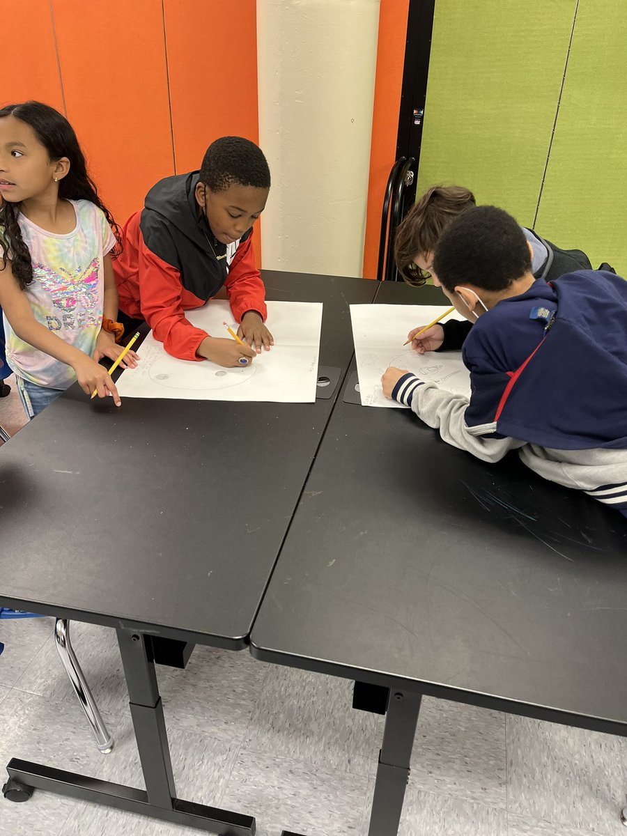 MrsMorris218's tweet photo. 3rd Graders love their time in the Innovation Lab! @WheelerAvenue @MrJohnFrias @VS13UFSD https://t.co/TVLXDJef1T