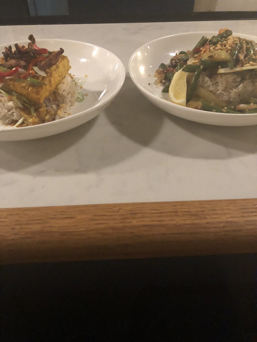 MCSlips's tweet photo. Enjoyed a really nice meal with @elr0y_ last weekend for DC Veg Week. Tofu Inasal and a Green Beans dish! S/o to @BullfrogBagels (Balangay DC) for the excellent meal. One of the best restaurants in DC. #DcVegWeek #food https://t.co/jLqnR6xgaE