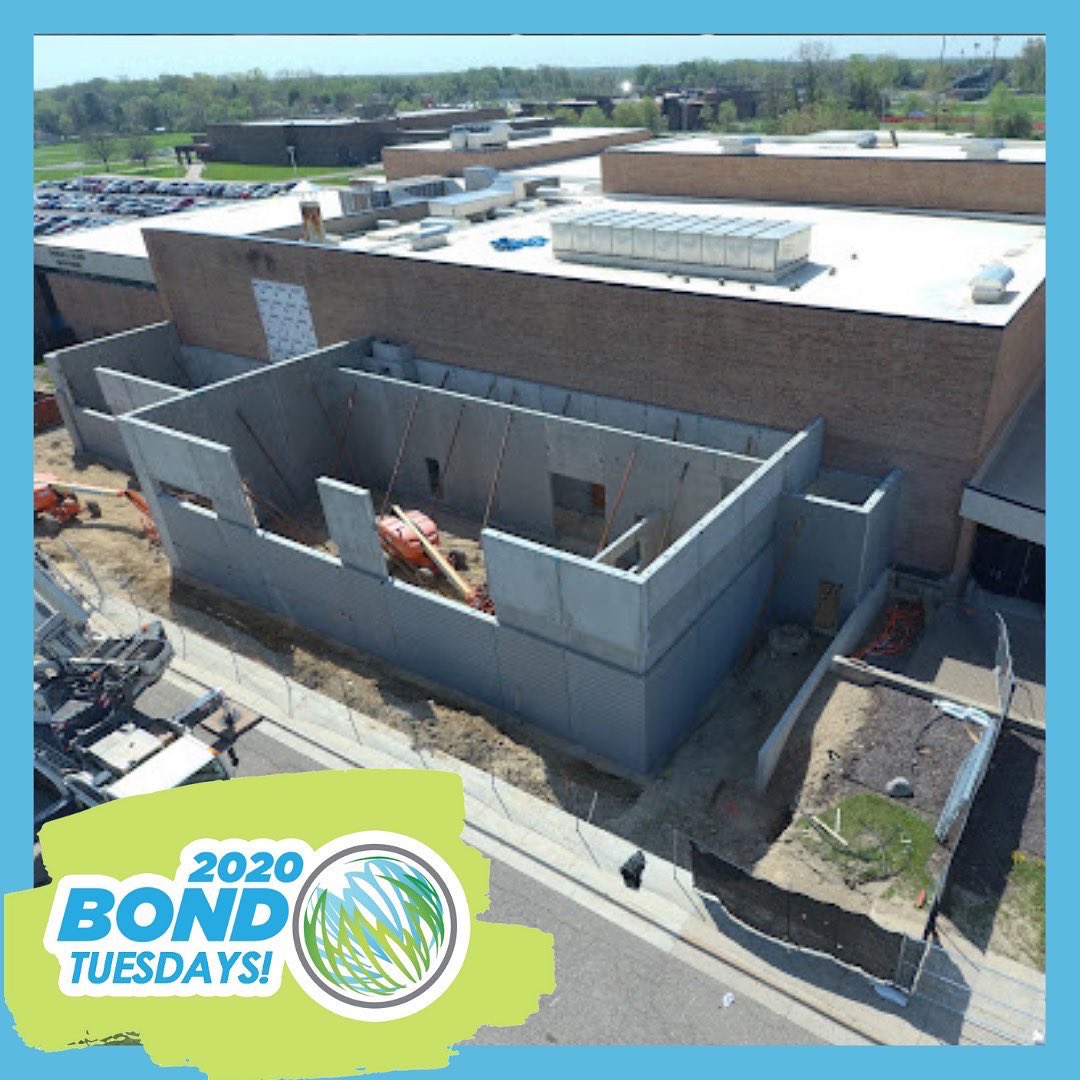 PCCS_Official's tweet photo. Walls are going up outside of Salem HS! New additions will include a new screen shop, green room, and dressing rooms. We cannot wait for our students to take advantage of these new spaces! #2020Bond #PCCSCreatingtheFuture #ThanksPCCSCommunity https://t.co/edWip4wOo4