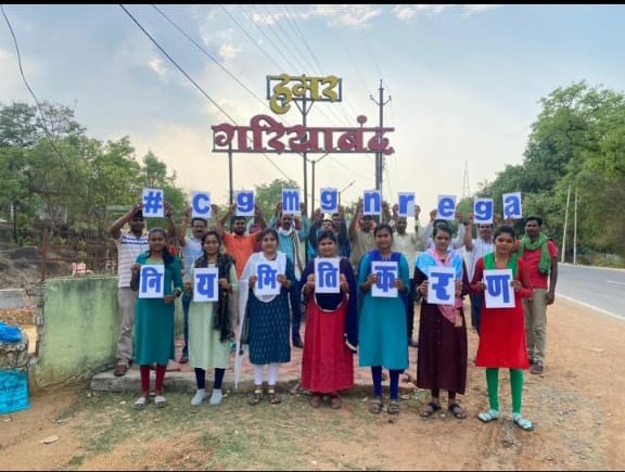 <a href="/satyarajput321/">satya rajput</a> <a href="/PMOIndia/">PMO India</a> <a href="/TS_SinghDeo/">T S Singhdeo</a> <a href="/BJP4India/">BJP</a> <a href="/drramansingh/">Dr Raman Singh</a> <a href="/AnilaBhendia/">Anila Bhendia</a> <a href="/Bjp4Raipur/">BJP4RAIPUR</a> <a href="/thealokputul/">Alok Putul</a> <a href="/Drpremsaisingh/">Dr. Premsai Singh</a> <a href="/CGRHO11/">स्वास्थ्य संयोजक कर्मचारी संघ छत्तीसगढ़</a> <a href="/RahulGandhi/">Rahul Gandhi</a> <a href="/priyankagandhi/">Priyanka Gandhi Vadra</a> #किसान के  हितैषी
 # भूपेश सरकार 
#हम सभी मनरेगा कर्मचारी भी किसान के बेटे/बेटी है हमारी मांगों के बारे में विचार कर 
#हमे नियमितिकरण के सौगात दे
#cgmgnregaनियमितीकरण
#Chhattisgarh 
<a href="/bhupeshbaghel/">Bhupesh Baghel</a> 
<a href="/OfficeofTSSD/">Office Of TS Singh Deo</a> 
<a href="/mungelimgnrega/">छत्तीसगढ़ मनरेगा कर्मचारी महासंघ, जिला- मुंगेली</a> 
<a href="/cgmgnregaunion/">छत्तीसगढ़ मनरेगा कर्मचारी महासंघ</a>