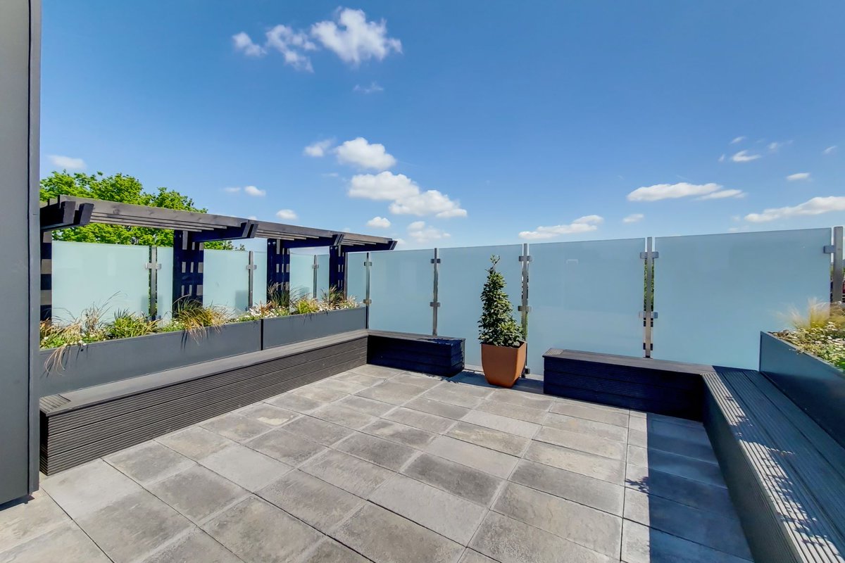 FruitionProp's tweet photo. A selection of some of our lovely roof terraces from across London in the spring sunshine. #summerinthecity #raisingrooftops #spacesforliving https://t.co/m815cZ2chO https://t.co/2OftRxWm8i