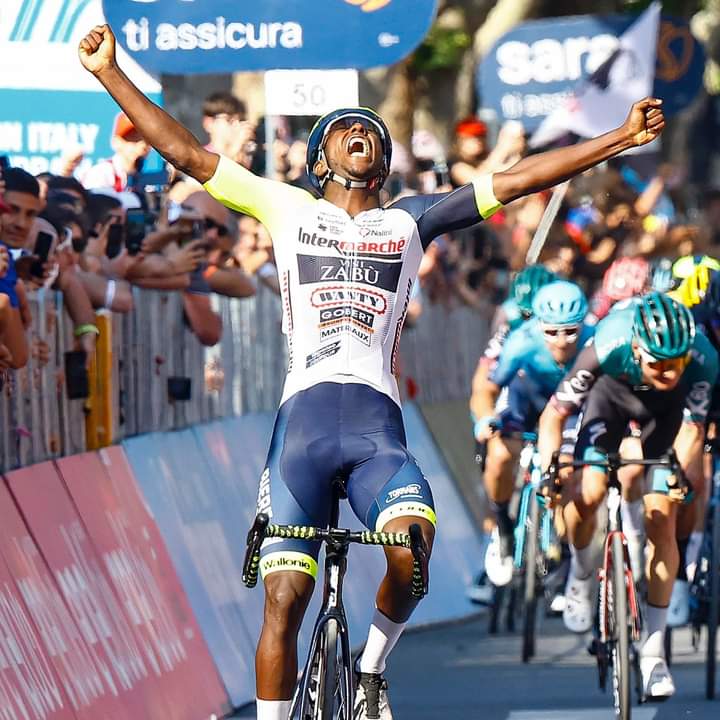 nardimoss22's tweet photo. How about this?? Congrats @GrmayeBiniam Congrats #Eritrea
#Eritreans #May17 #IndependenceDay #Happyday https://t.co/7b9hMdZoZO