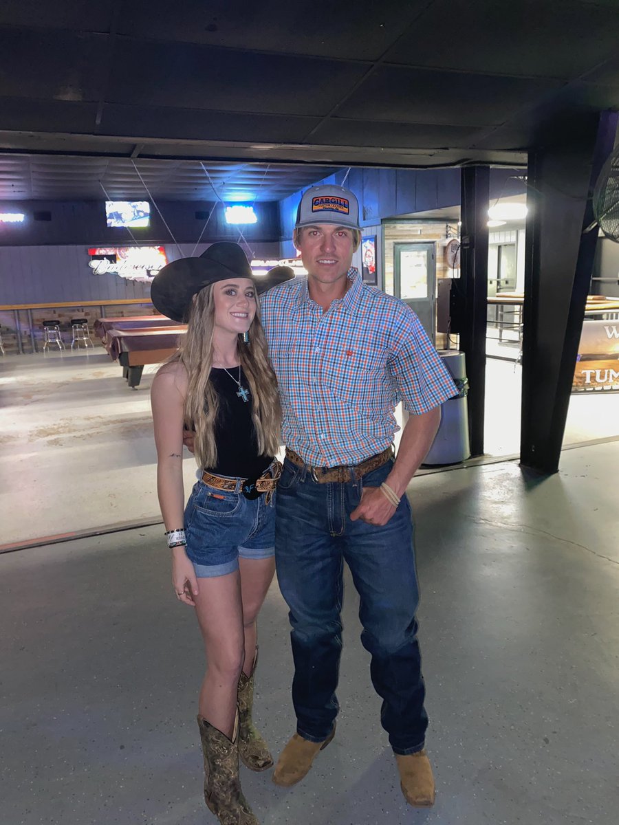 JorgensonSydney's tweet photo. @TpTroubadours one week and calf fry the next?? Pinch me,, I’m dreaming 😍 https://t.co/afPX6ZyJdc