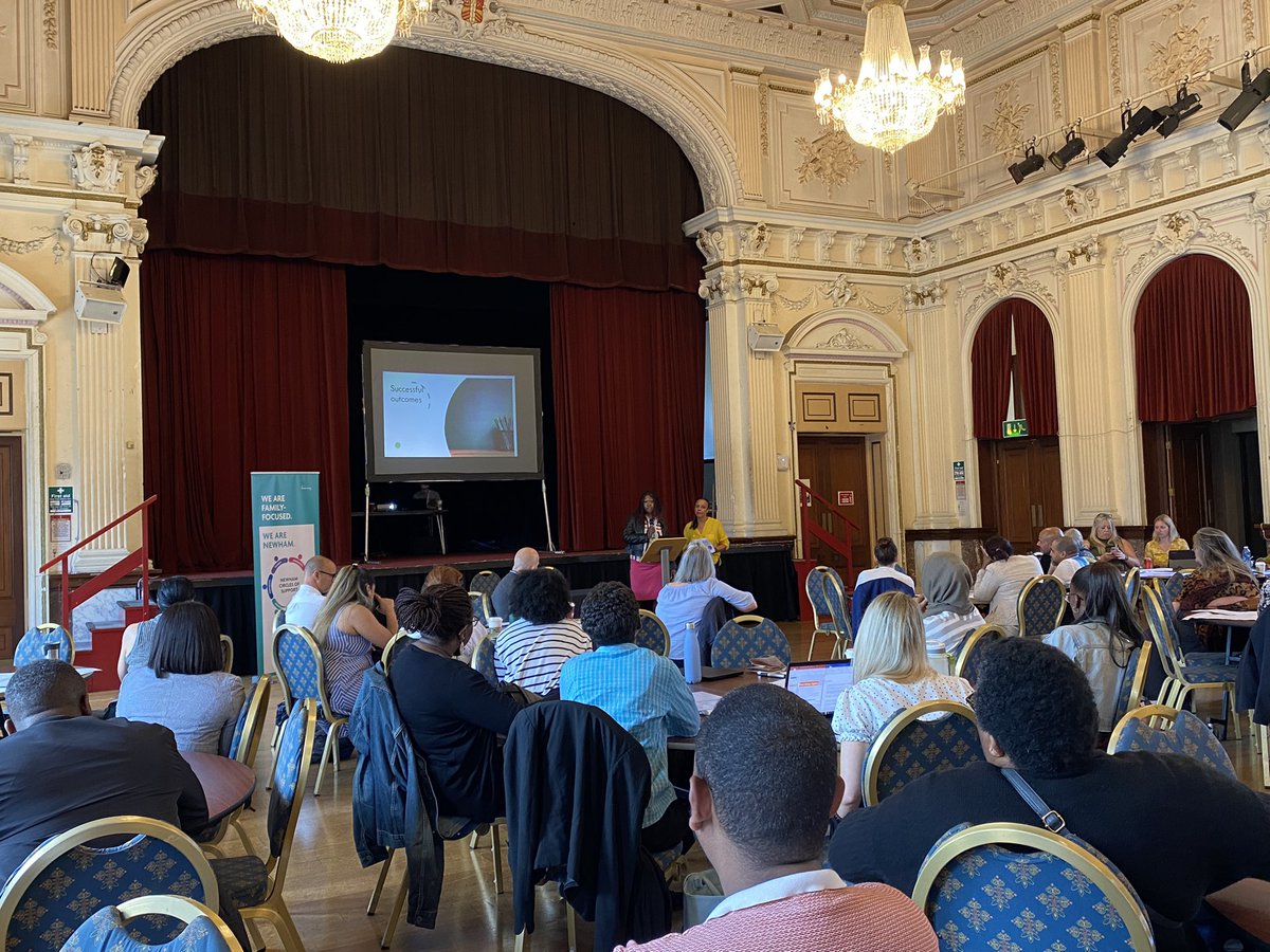 StephvConnelly's tweet photo. So nice to see everyone at our #cypsnewham circles of support conference earlier. Inspiring practice examples, passion and humour from all the practitioners who presented. I also got to enjoy some ‘so glad you’re back’ squeezy hugs. #connectioniskey #circlesofsupport @CypsNewham https://t.co/rUHlgJVu5i