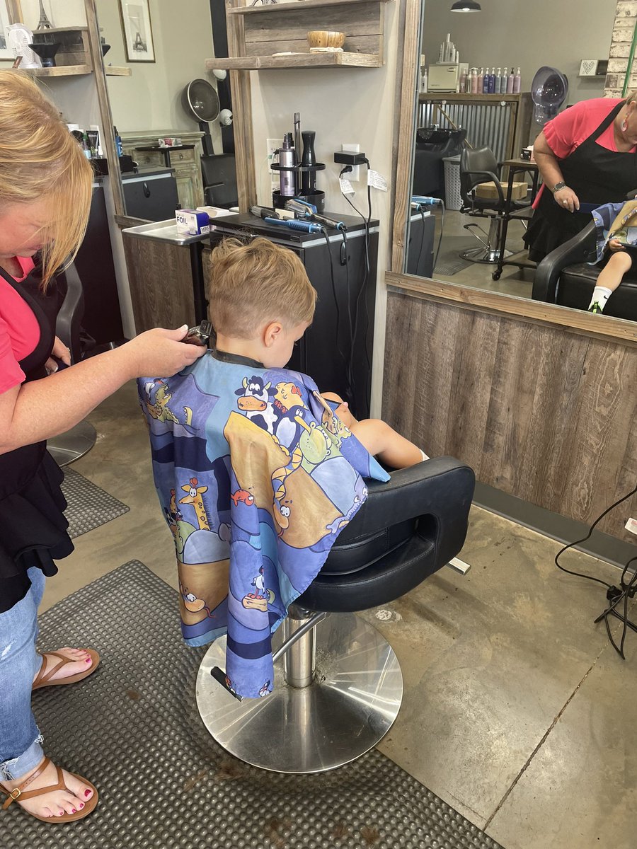 minsell's tweet image. My Big Boy #ClarkRichmond getting his haircut this morning #Family