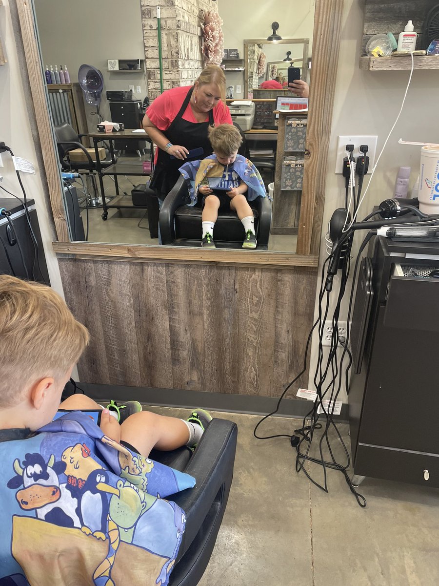minsell's tweet image. My Big Boy #ClarkRichmond getting his haircut this morning #Family