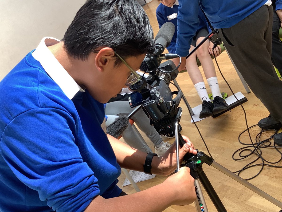 Our #UpperKeyStage2 children have had a wonderful afternoon <a href="/stirchleybaths/">Stirchley Baths</a> and with <a href="/LeafCreativeArt/">Leaf Creative Arts</a> chatting and reminiscing 🥰 #community
