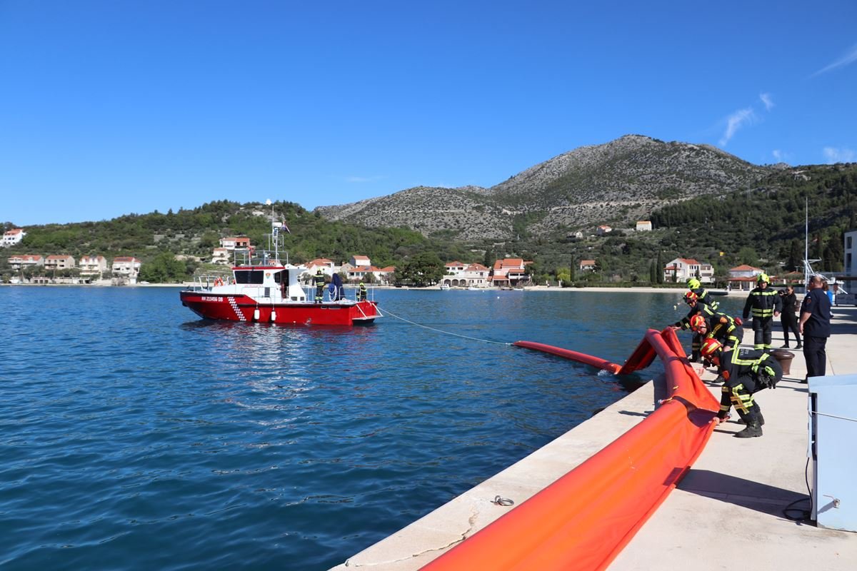 The firefighter brigades testing the newly purchased equipment to mitigate pollution at sea in Slano, - Dubrovnik-Neretva County.